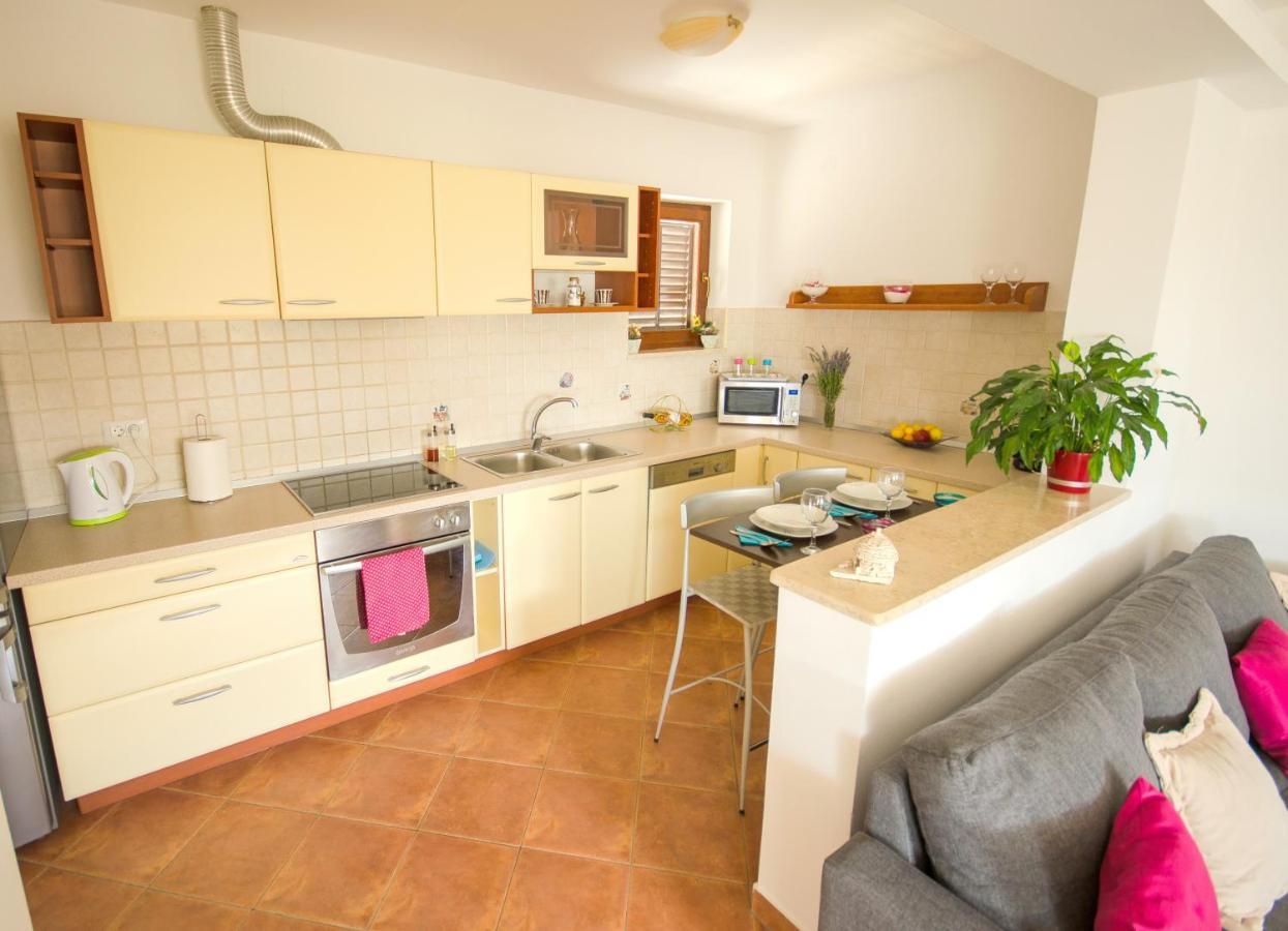 Apartment Ivis Vinkuran Bagian luar foto