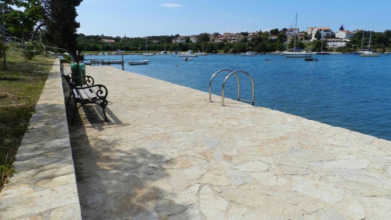 Apartment Ivis Vinkuran Bagian luar foto