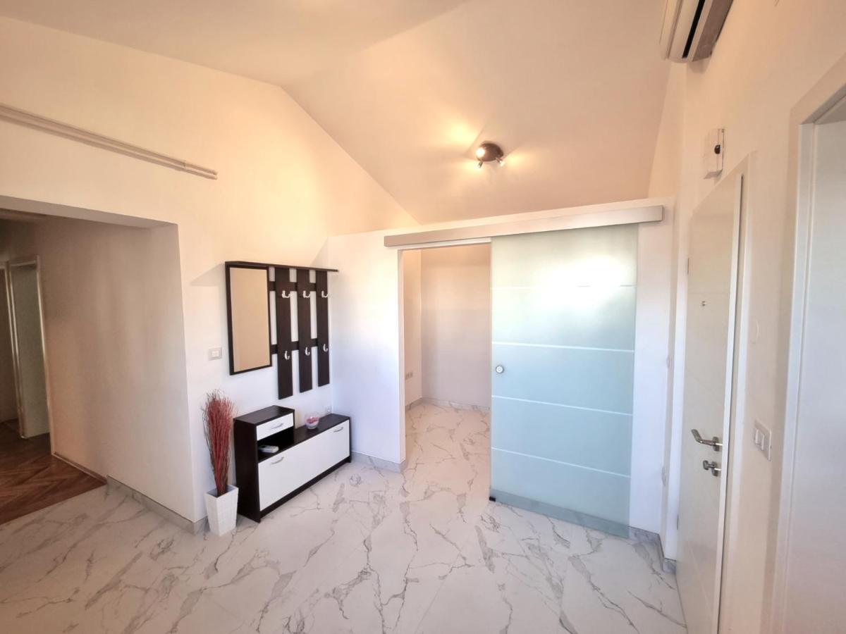 Apartment Ivis Vinkuran Bagian luar foto